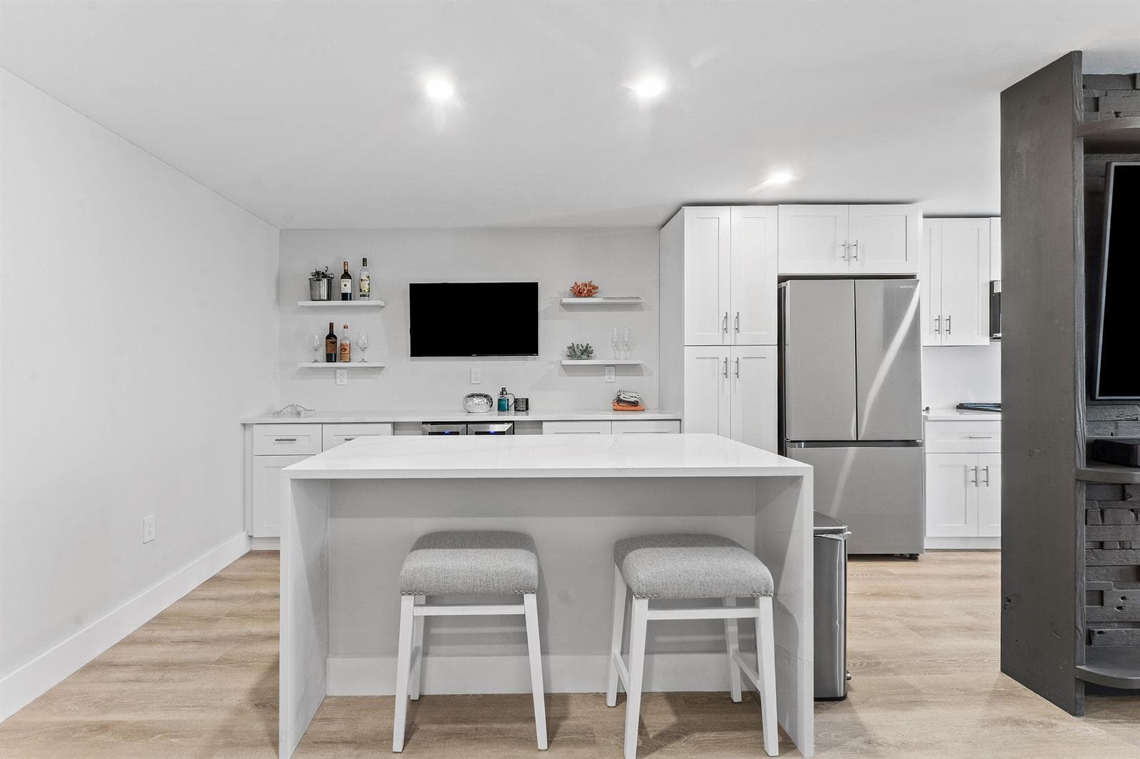 108 Paradise Harbour Boulevard 107 photo 7