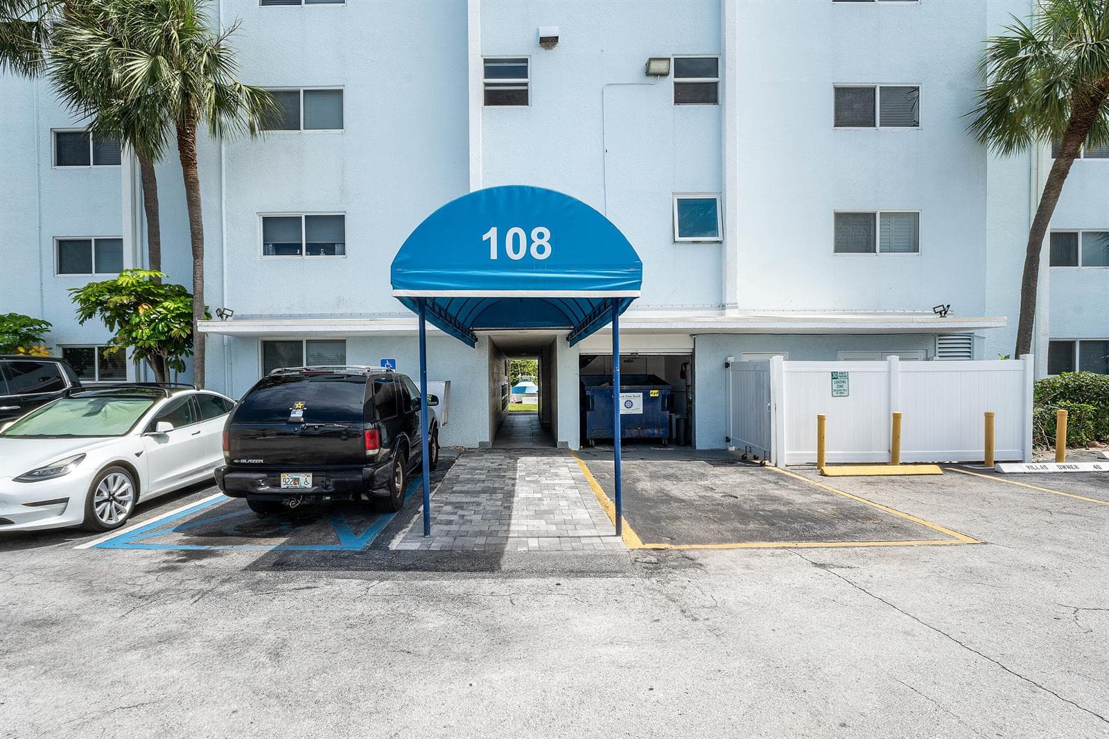 108 Paradise Harbour Boulevard 107 photo 3