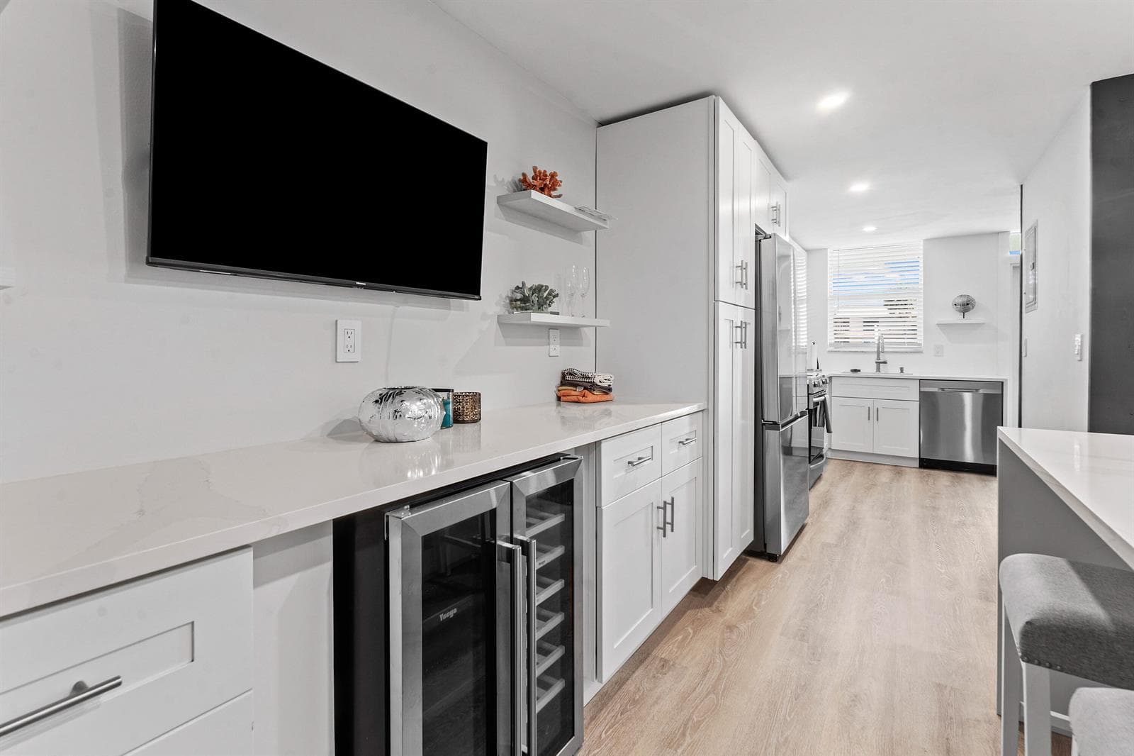 108 Paradise Harbour Boulevard 107 photo 15