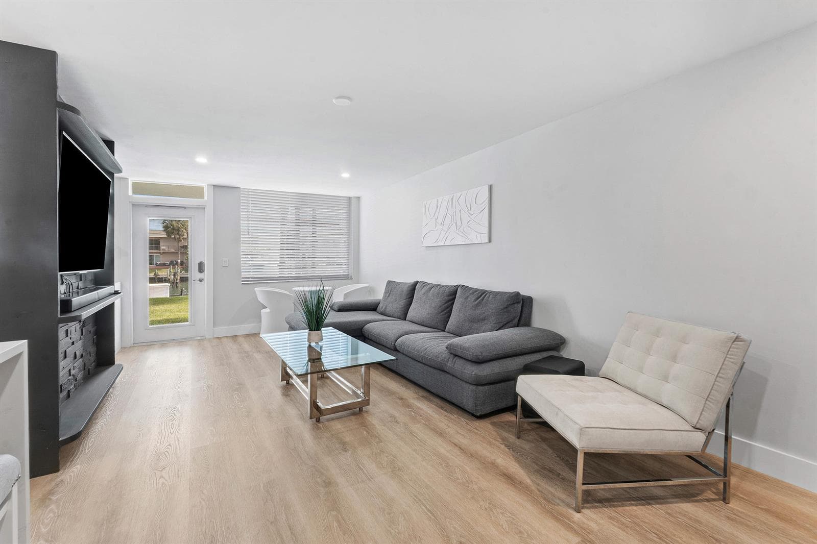 108 Paradise Harbour Boulevard 107 photo 8