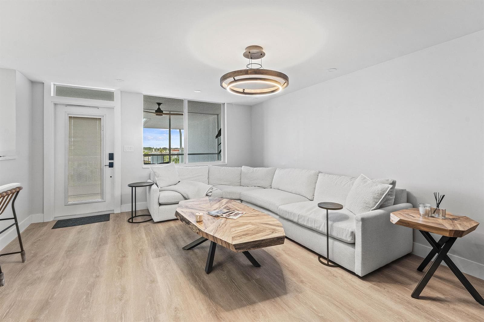 108 Paradise Harbour Boulevard 502 photo 7