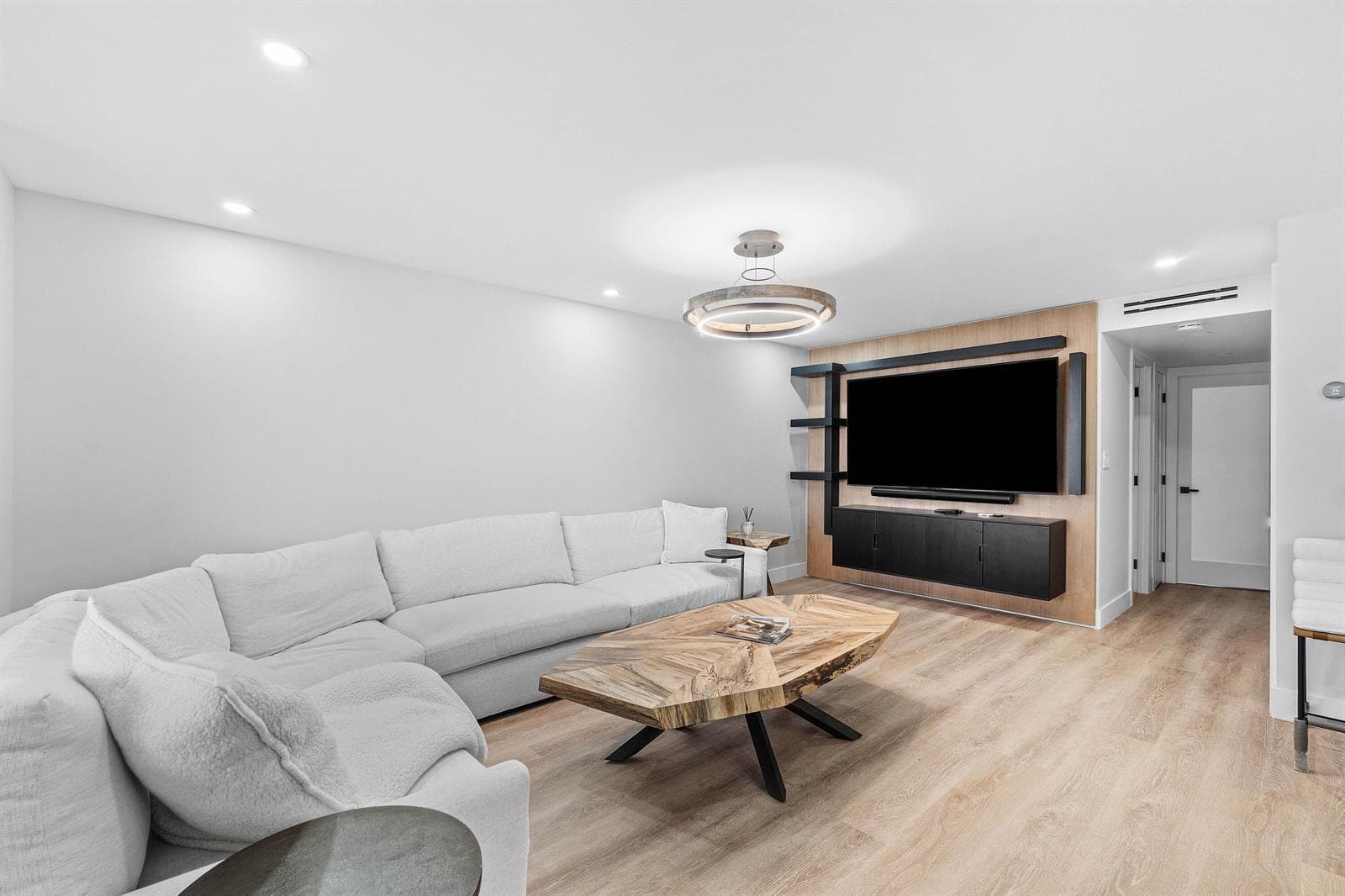 108 Paradise Harbour Boulevard 502 photo 9
