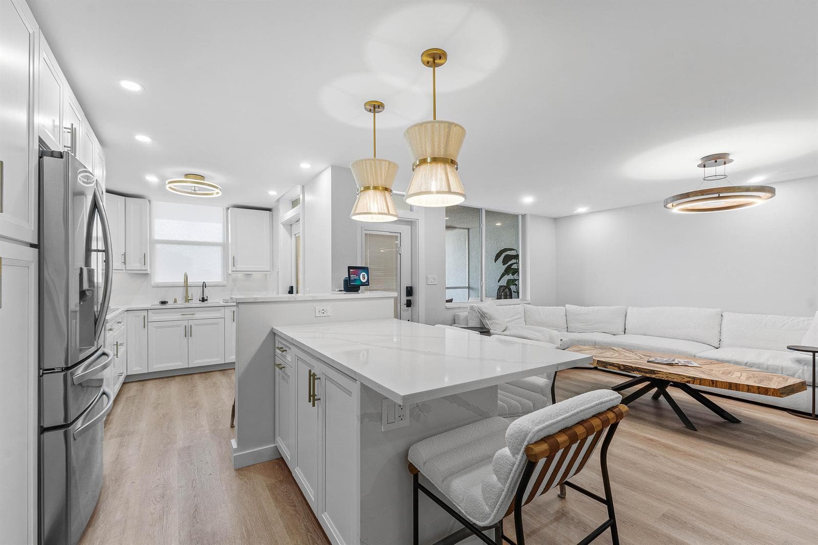108 Paradise Harbour Boulevard 502 photo 18