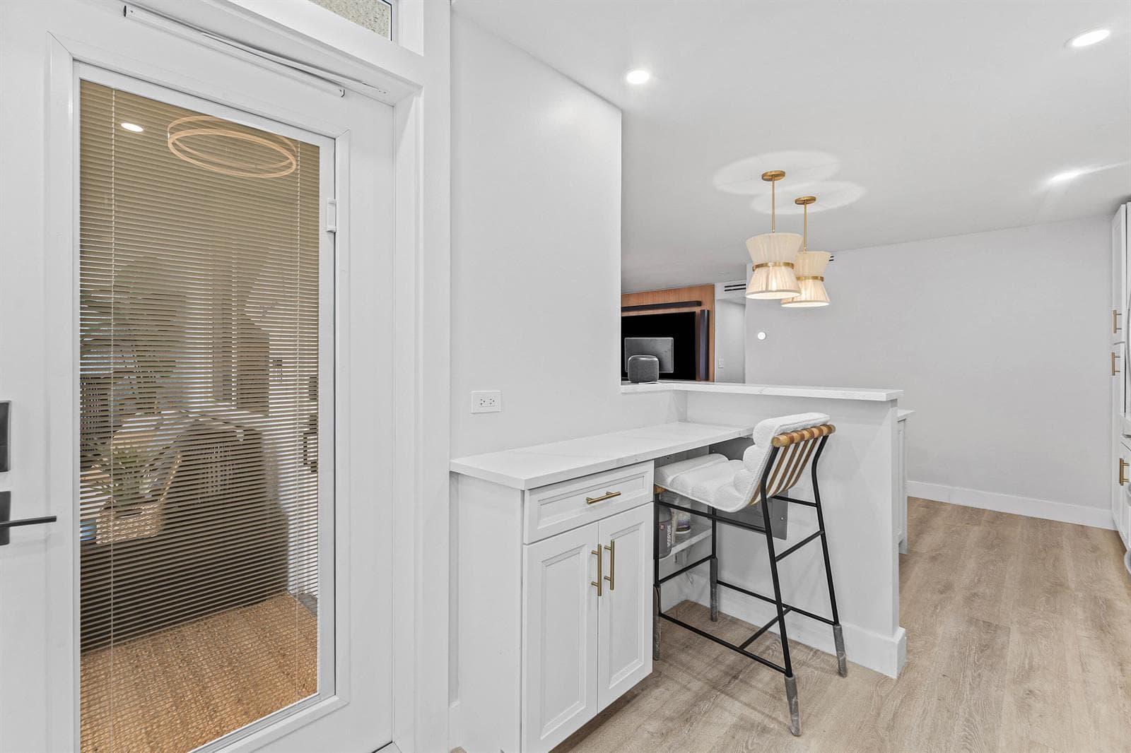 108 Paradise Harbour Boulevard 502 photo 15