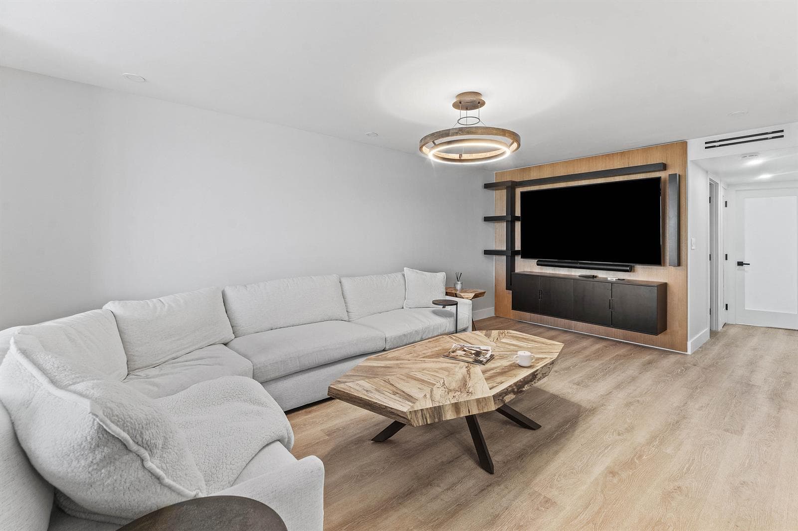 108 Paradise Harbour Boulevard 502 photo 8