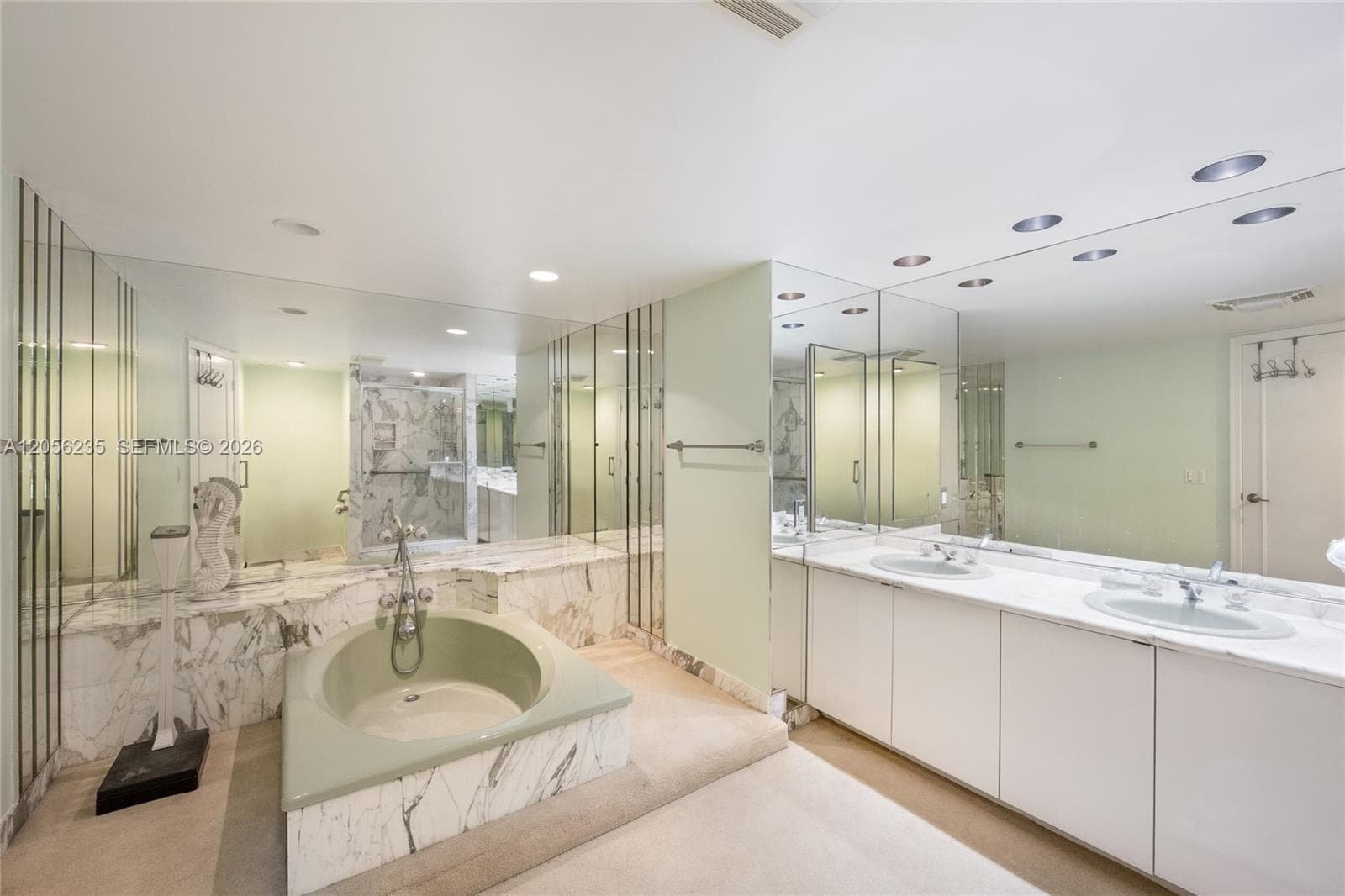 2200 S Ocean Ln 808 photo 10