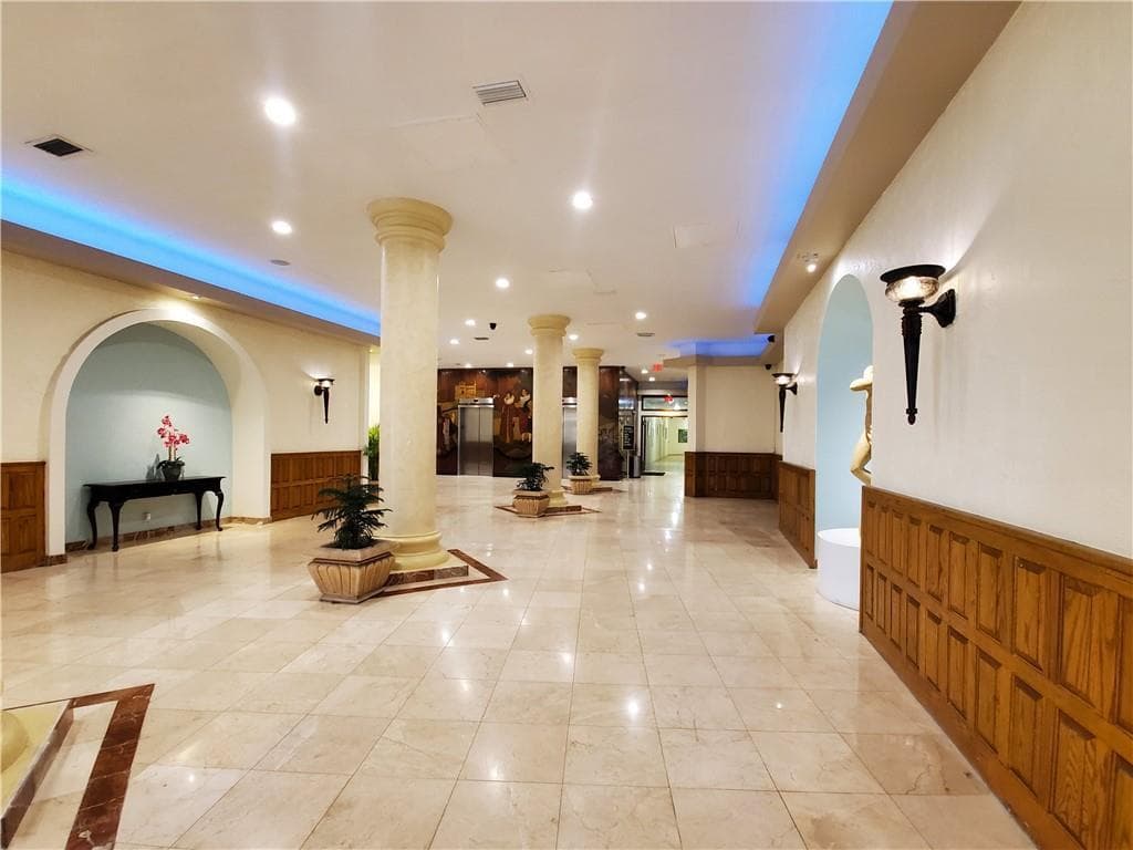 3725 S Ocean Drive photo 8