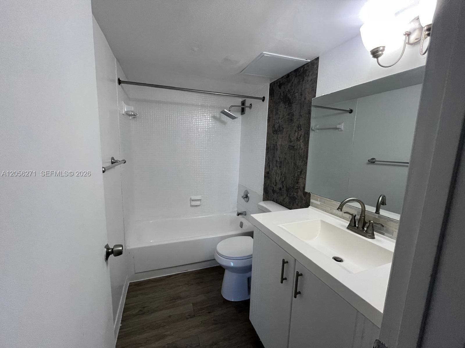 2025 NE 164 St 408 photo 13
