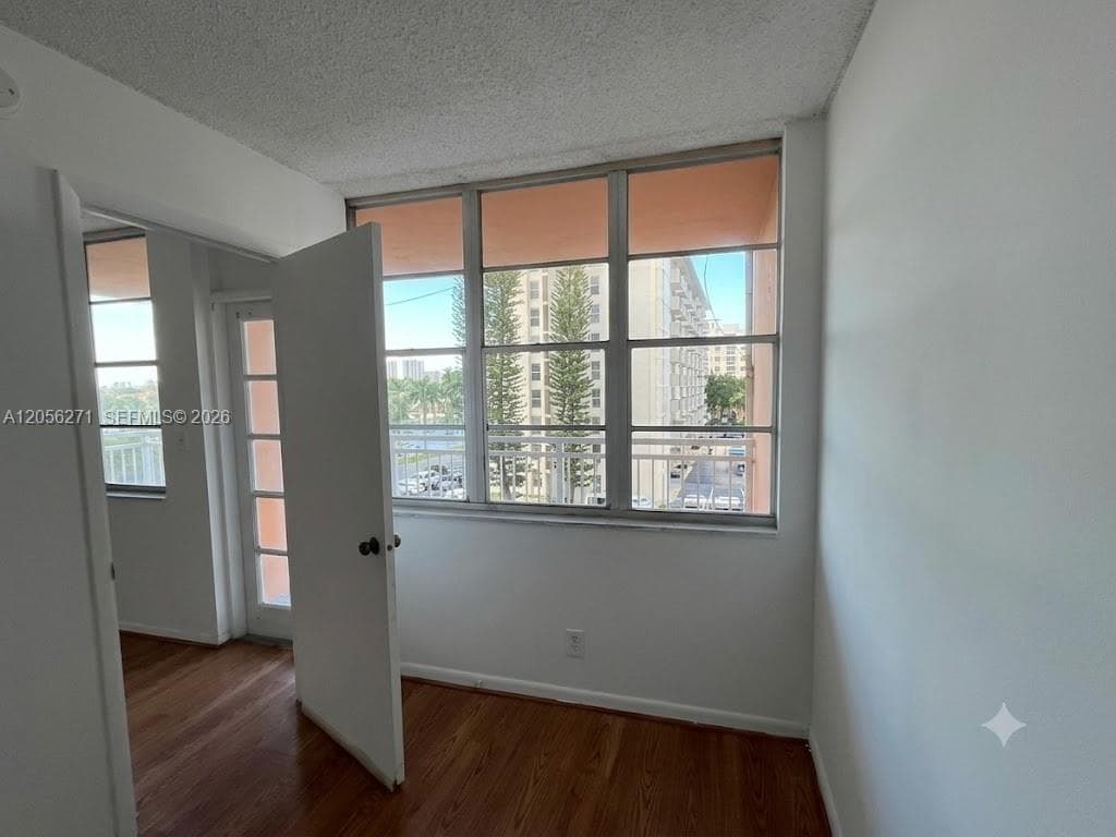 2025 NE 164 St 408 photo 7