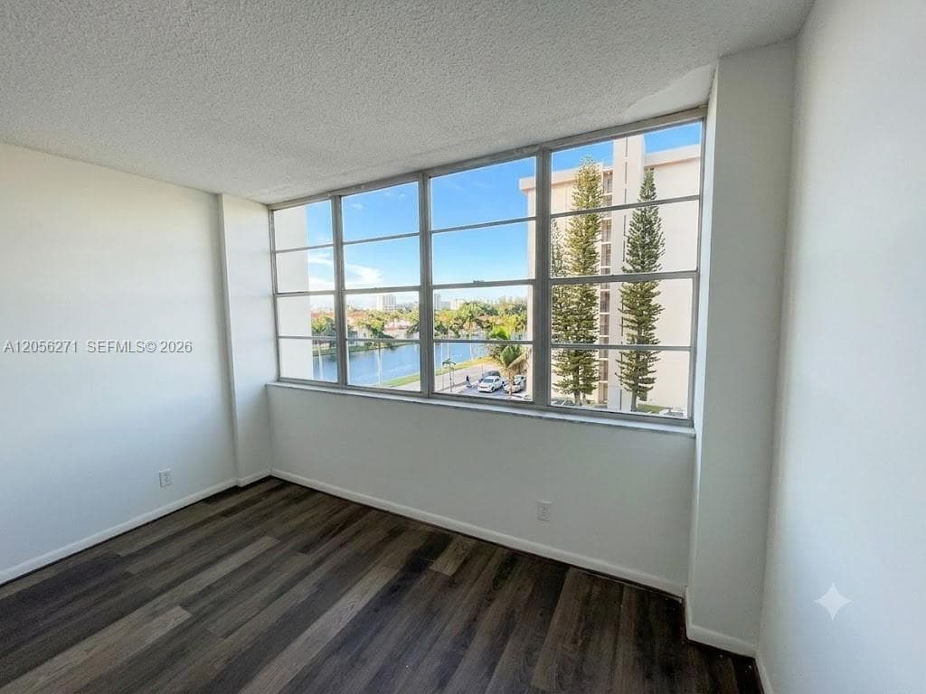 2025 NE 164 St 408 photo 10