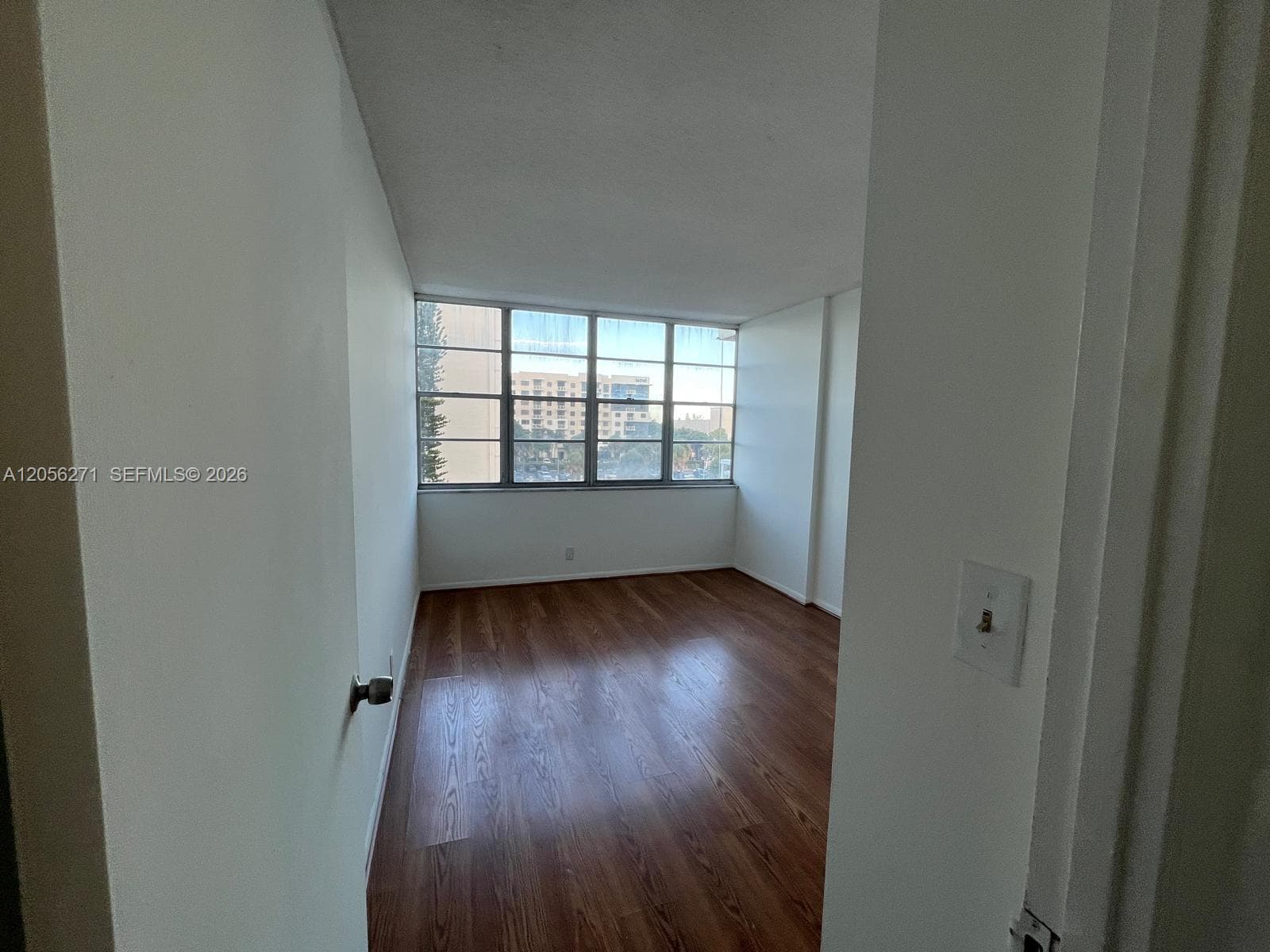 2025 NE 164 St 408 photo 8