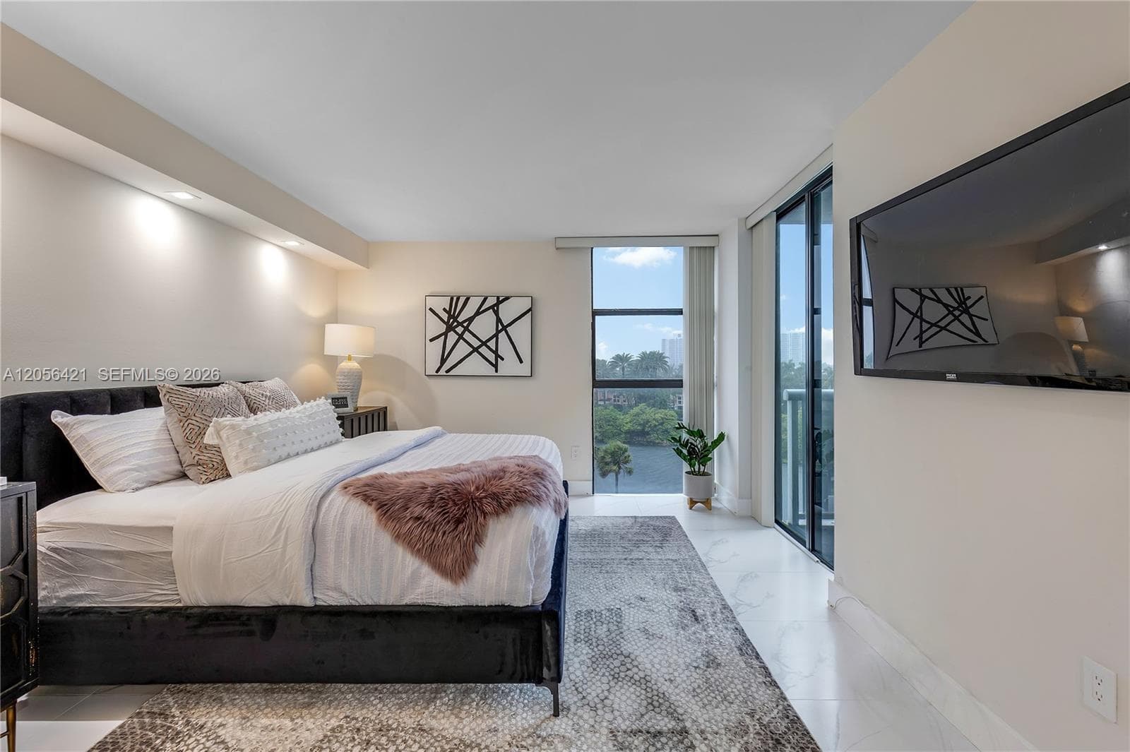 20505 E Country Club Dr 532 photo 9
