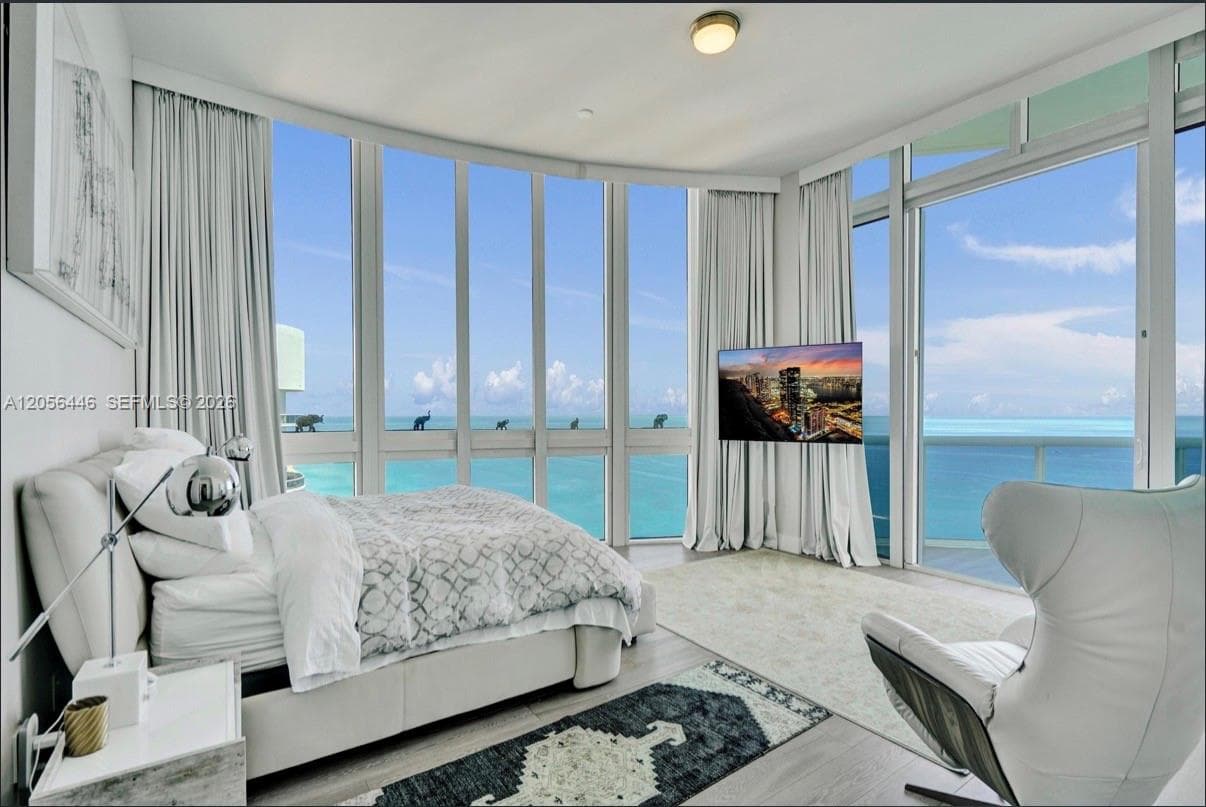 15901 Collins Ave 4301 photo 2