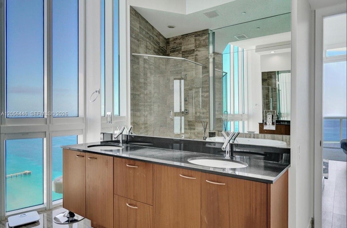15901 Collins Ave 4301 photo 15