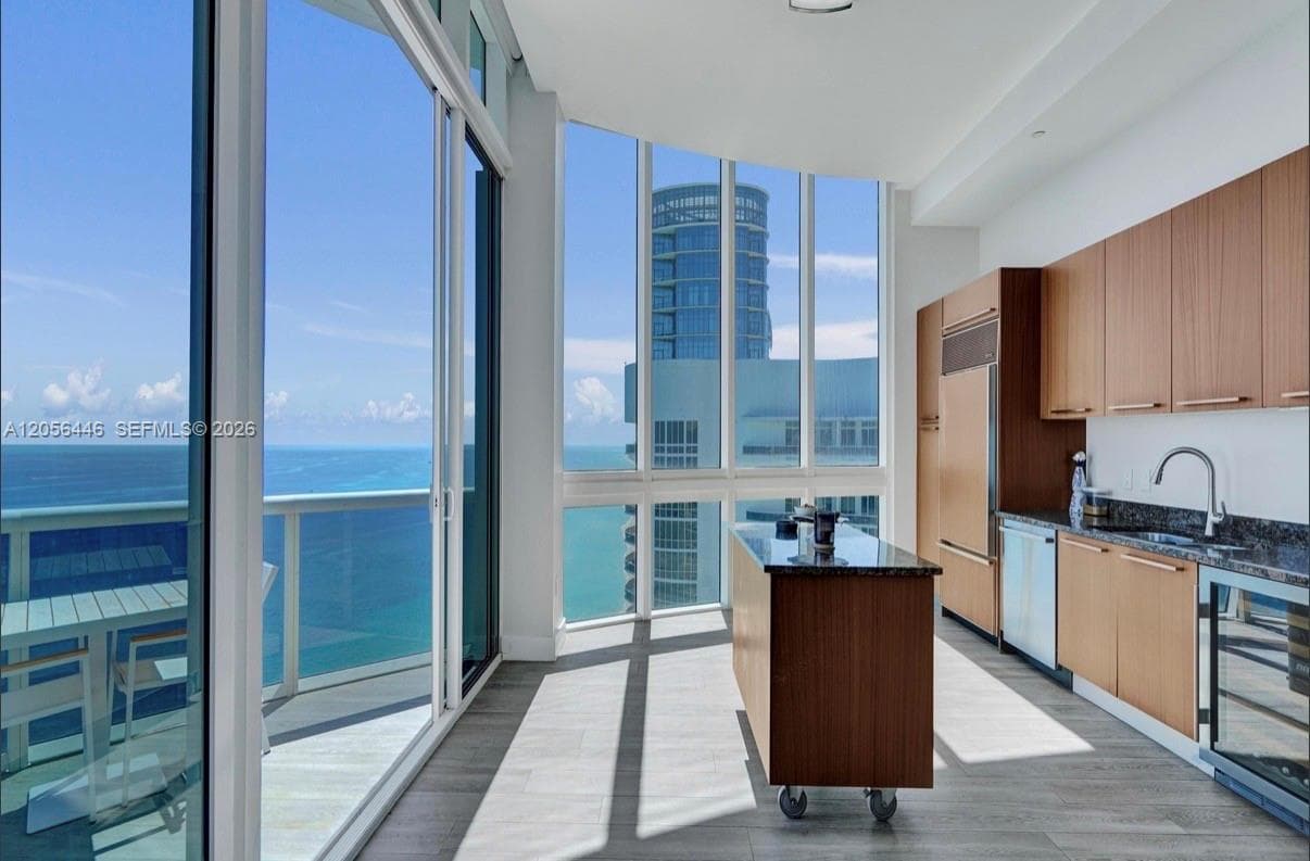 15901 Collins Ave 4301 photo 4