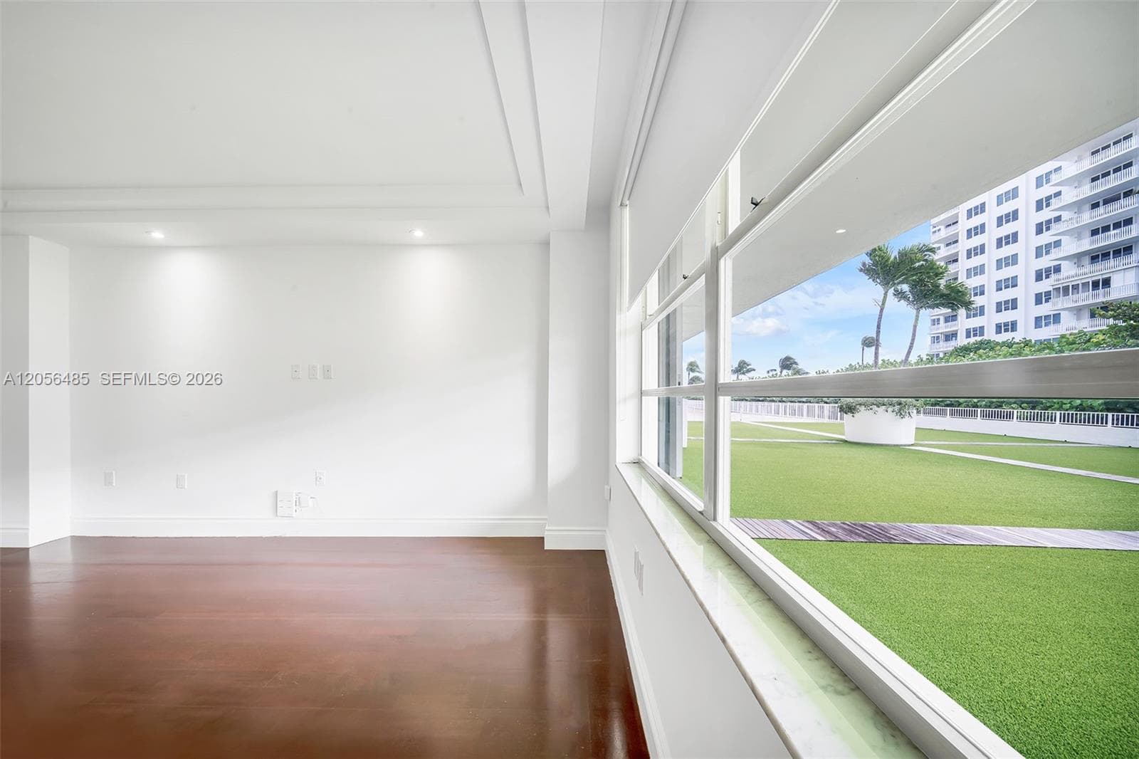 199 Ocean Lane Dr 201 photo 23