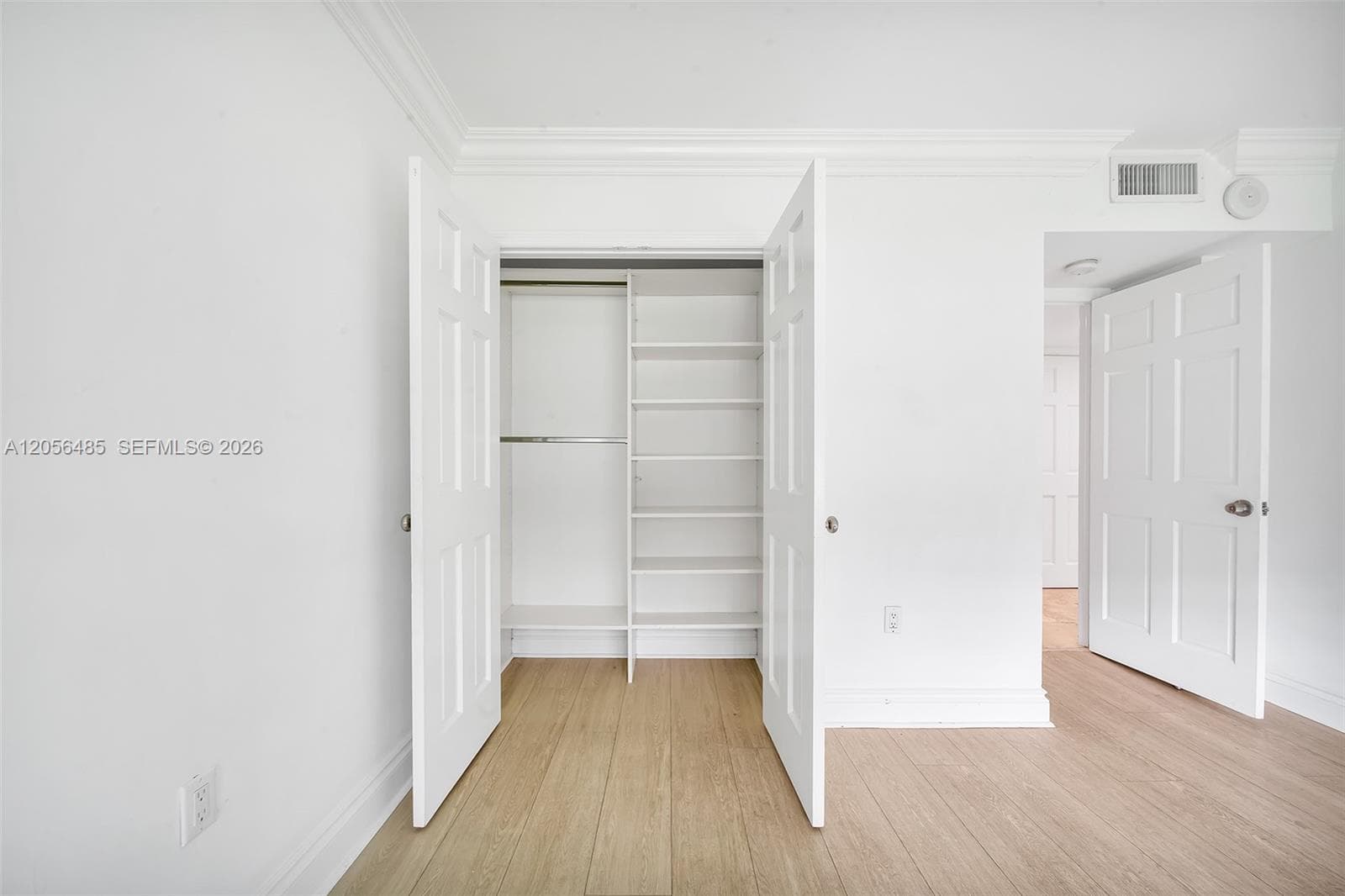 199 Ocean Lane Dr 201 photo 20