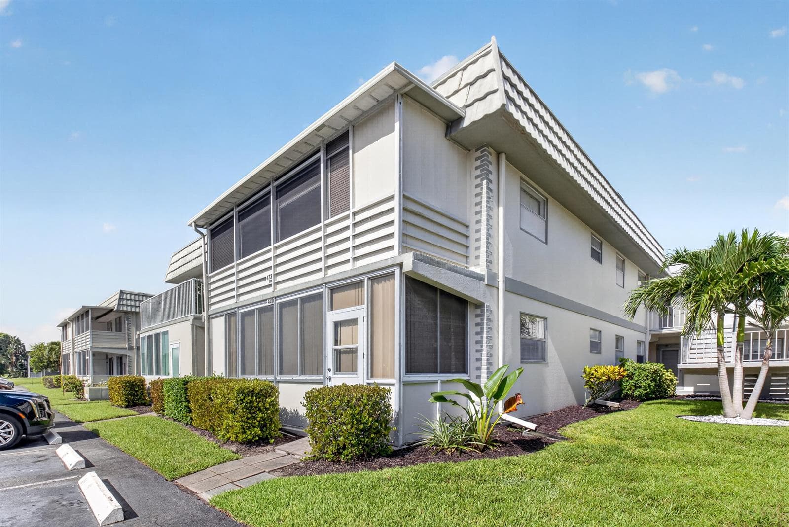 449 MONACO J photo 1