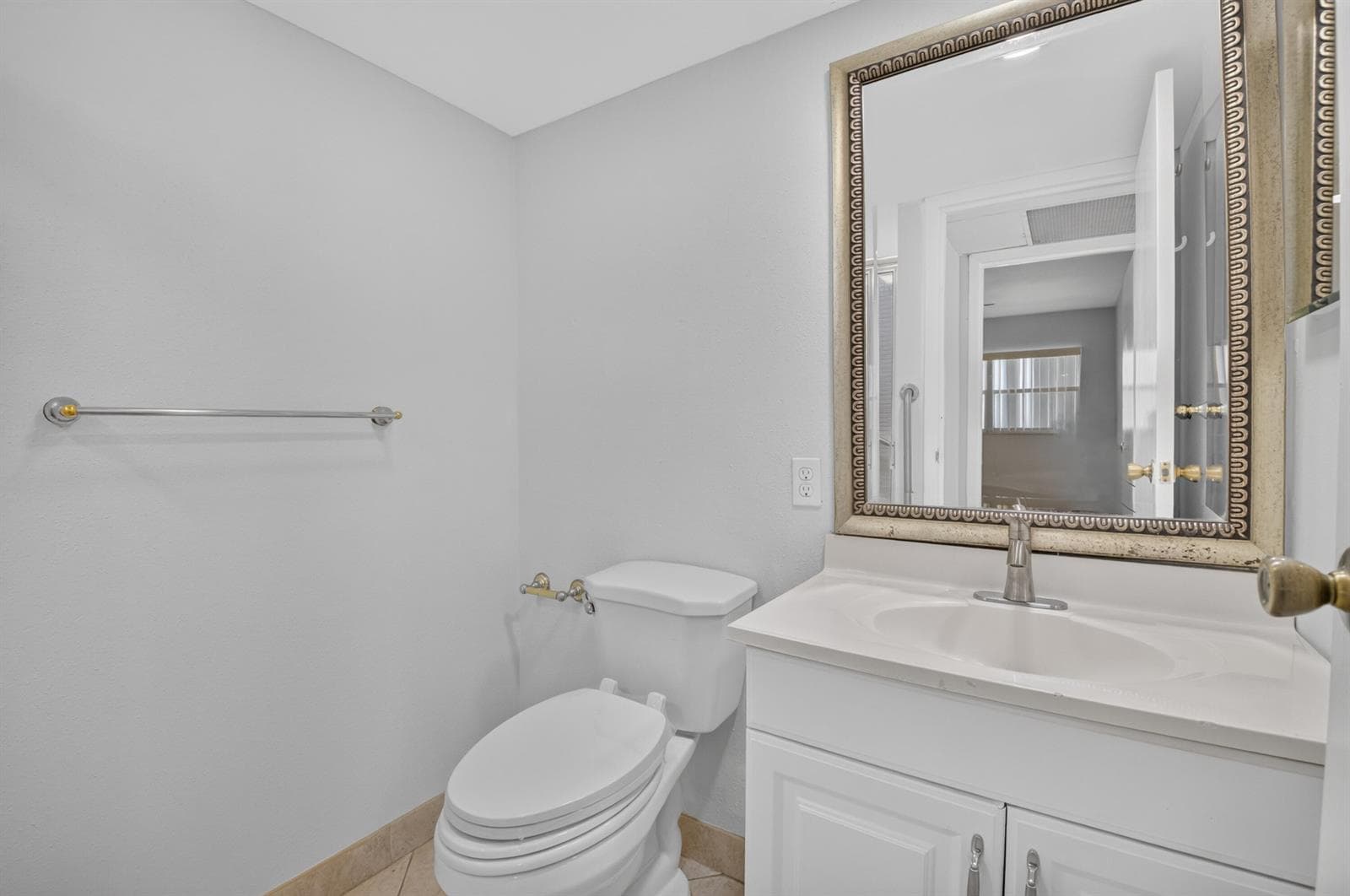449 MONACO J photo 14