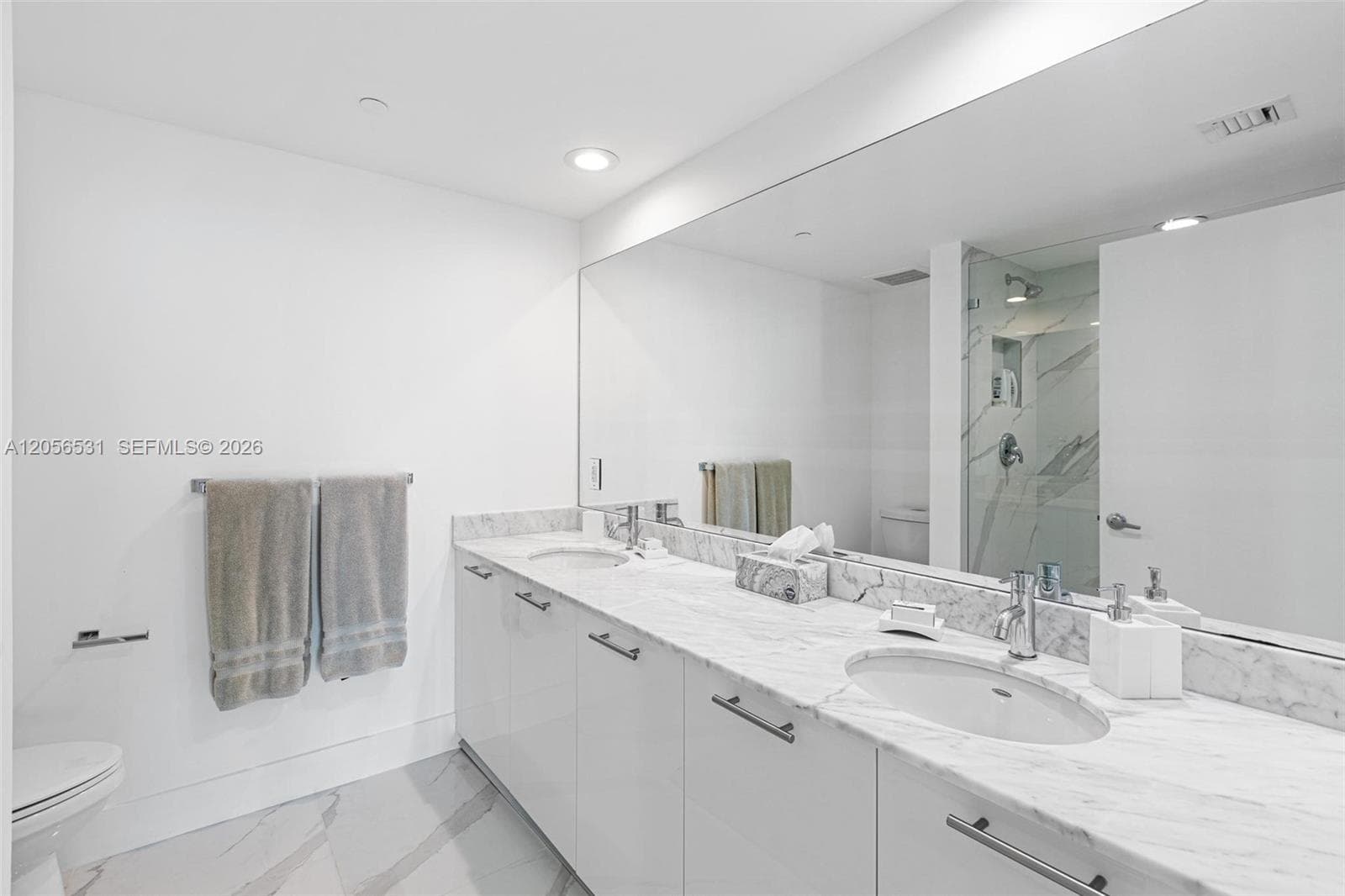 950 Brickell Bay Dr 2210 photo 6