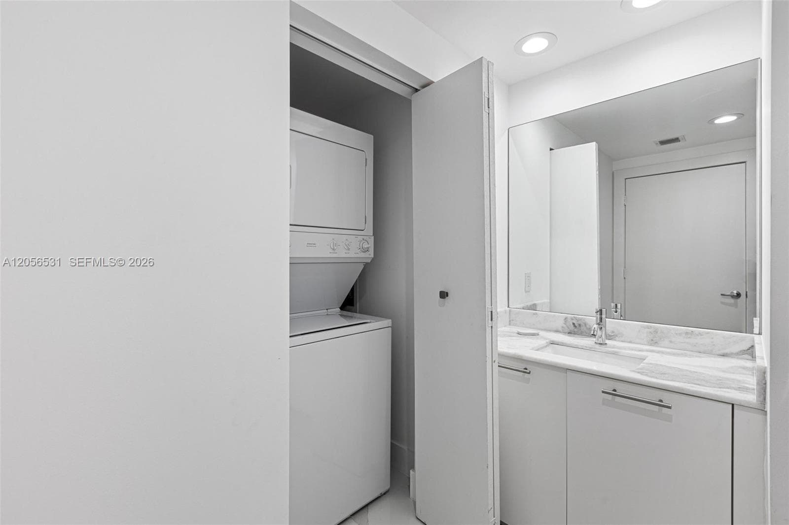 950 Brickell Bay Dr 2210 photo 20