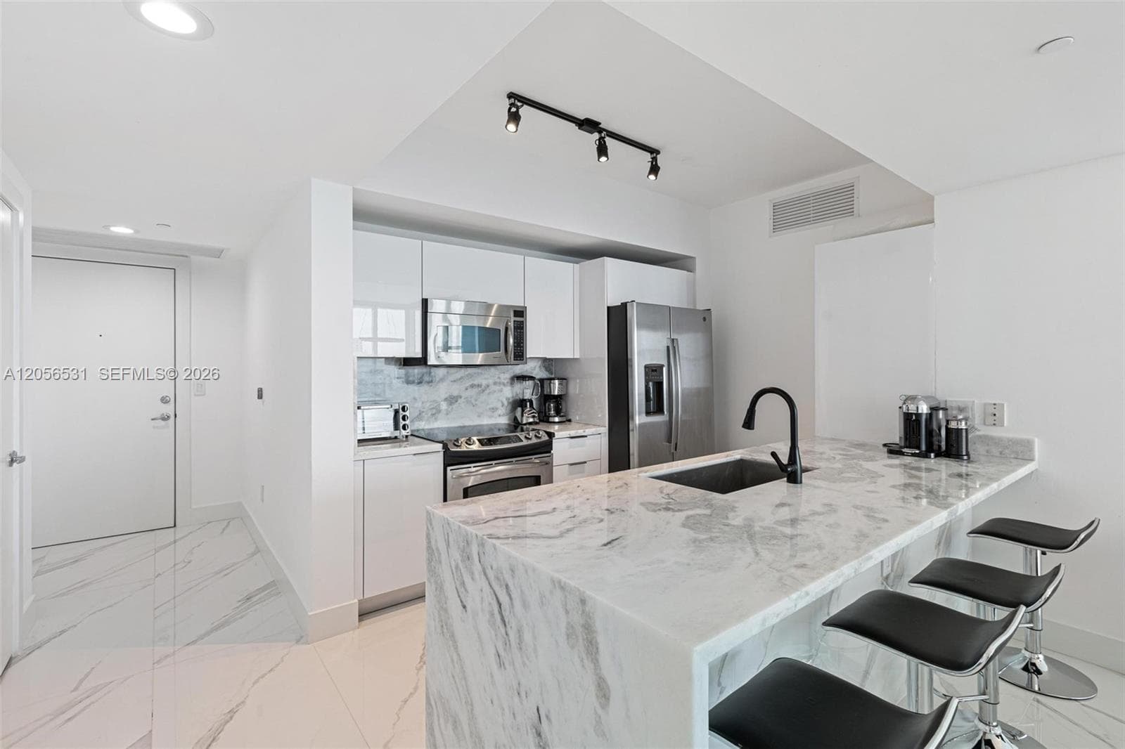 950 Brickell Bay Dr 2210 photo 14