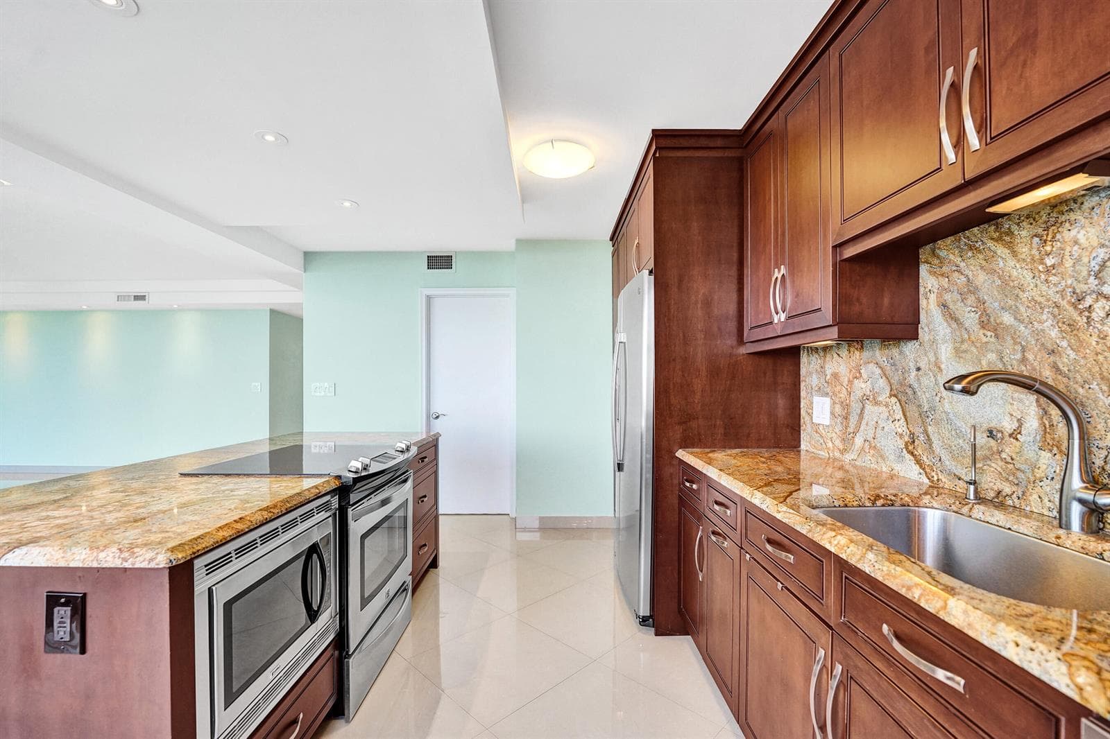 936 Intracoastal Drive 22F photo 13
