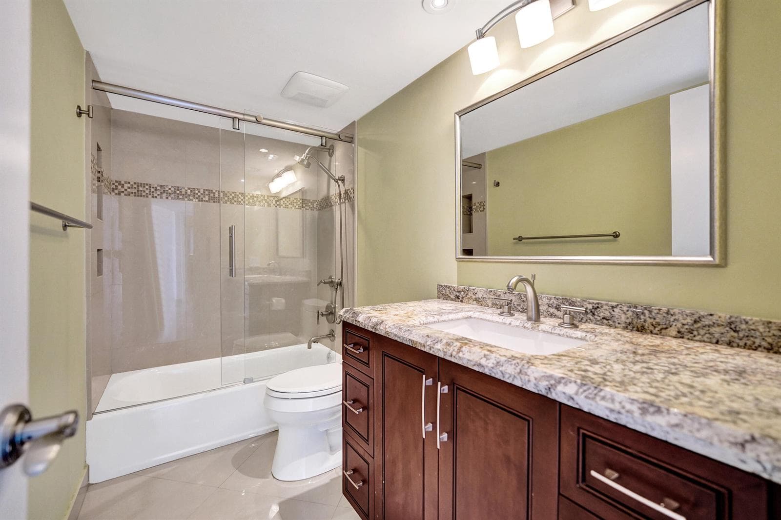 936 Intracoastal Drive 22F photo 25