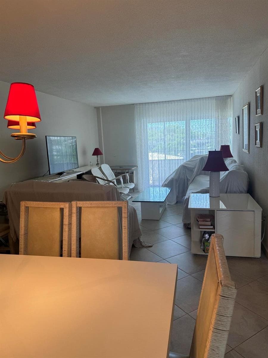 220 Kings Point Drive 210 photo 5