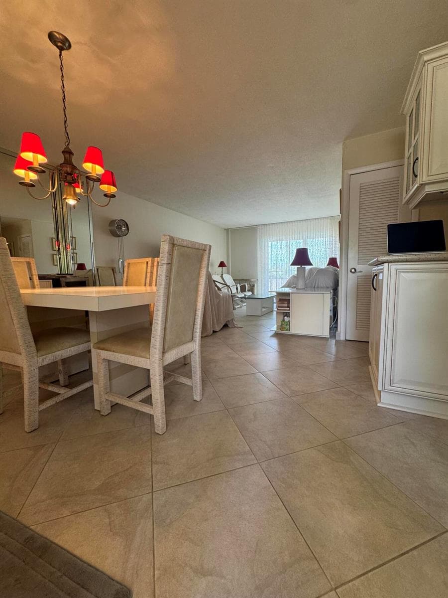 220 Kings Point Drive 210 photo 10
