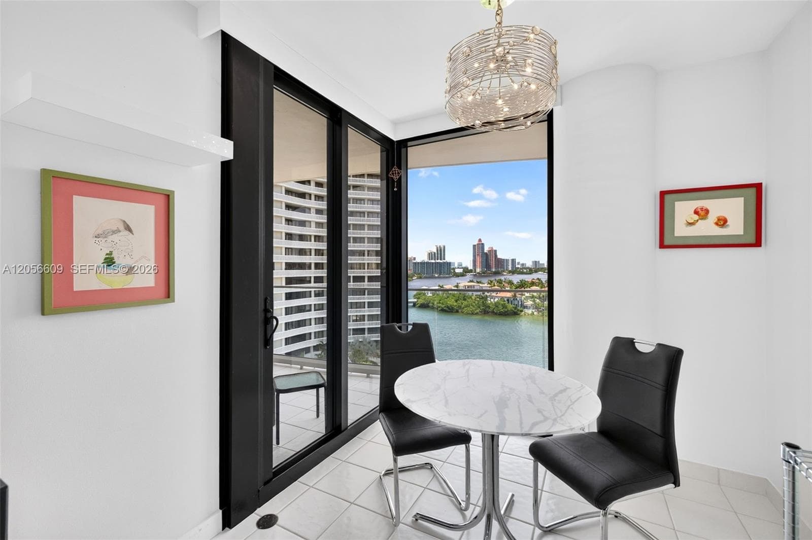 2800 Island Blvd 1005 photo 17
