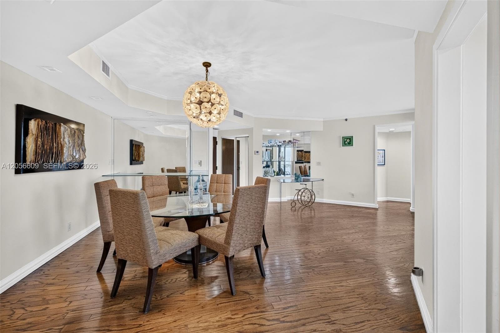 2800 Island Blvd 1005 photo 10
