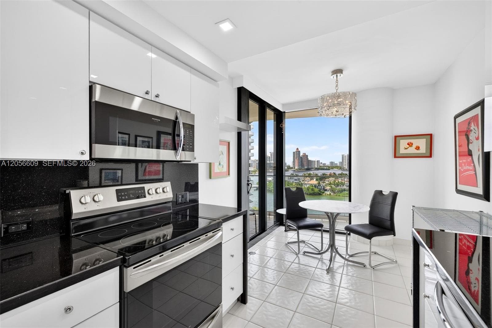 2800 Island Blvd 1005 photo 14