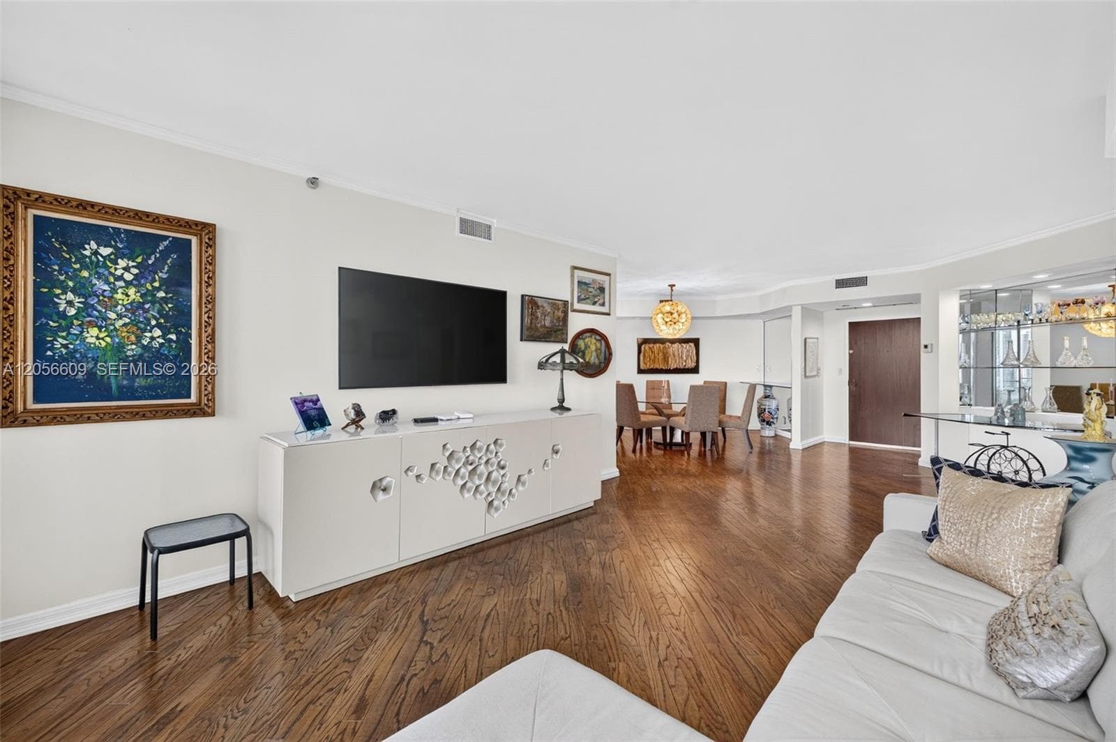 2800 Island Blvd 1005 photo 8