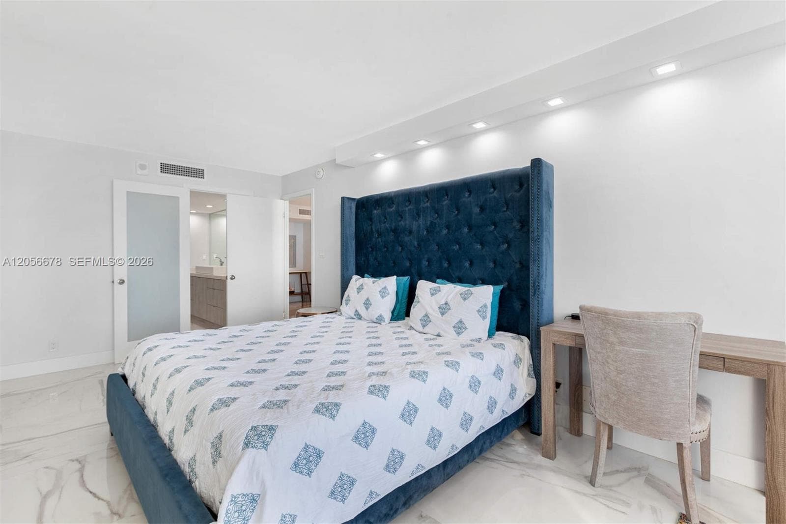 6039 Collins Ave 1527 photo 16
