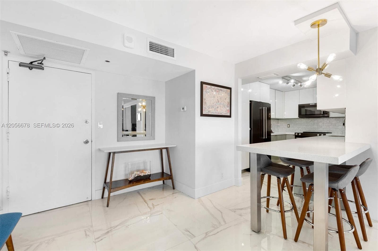 6039 Collins Ave 1527 photo 9