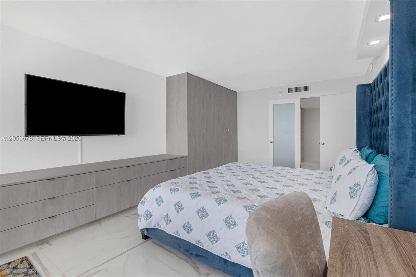 6039 Collins Ave 1527 photo 15