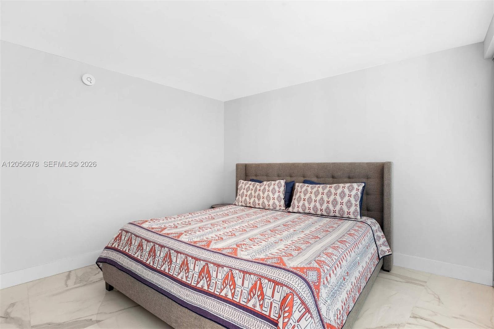 6039 Collins Ave 1527 photo 19