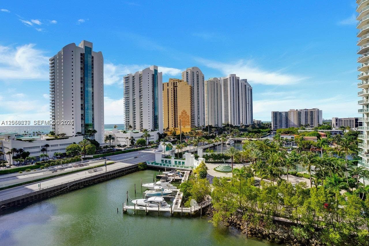 150 Sunny Isles Blvd 1-805 photo 5