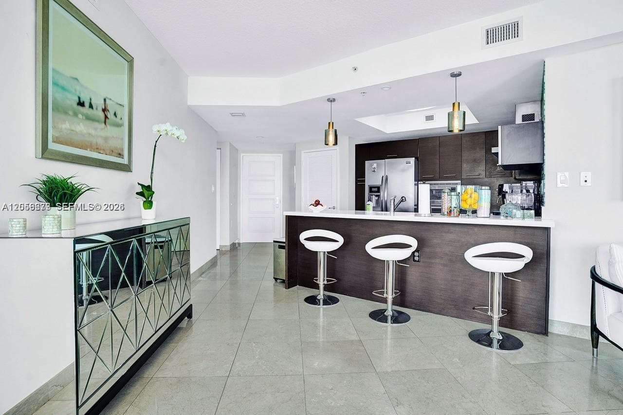150 Sunny Isles Blvd 1-805 photo 4