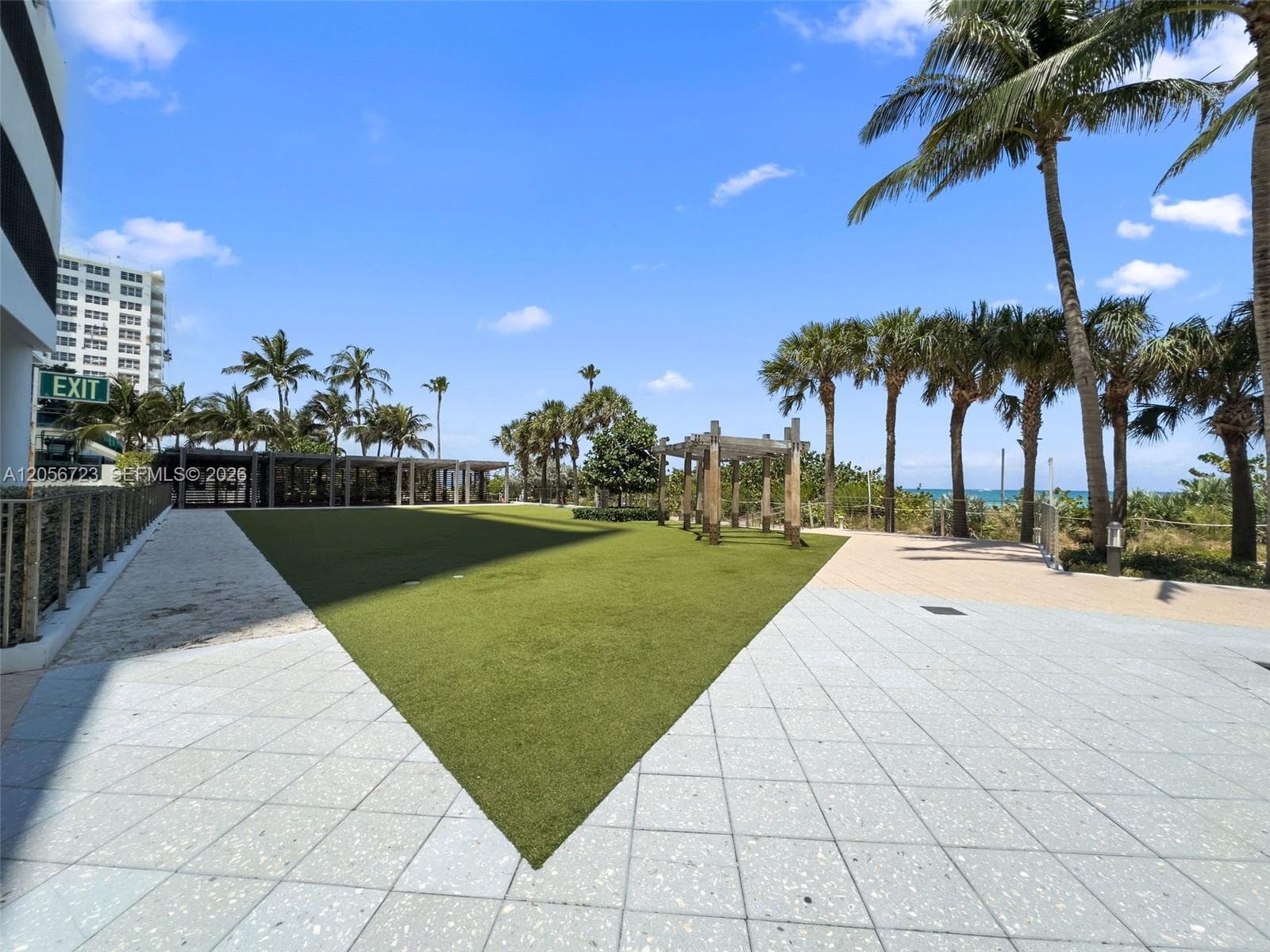 6801 Collins Ave 1015 photo 16