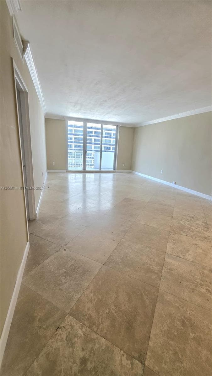 5825 Collins Ave 9C photo 17