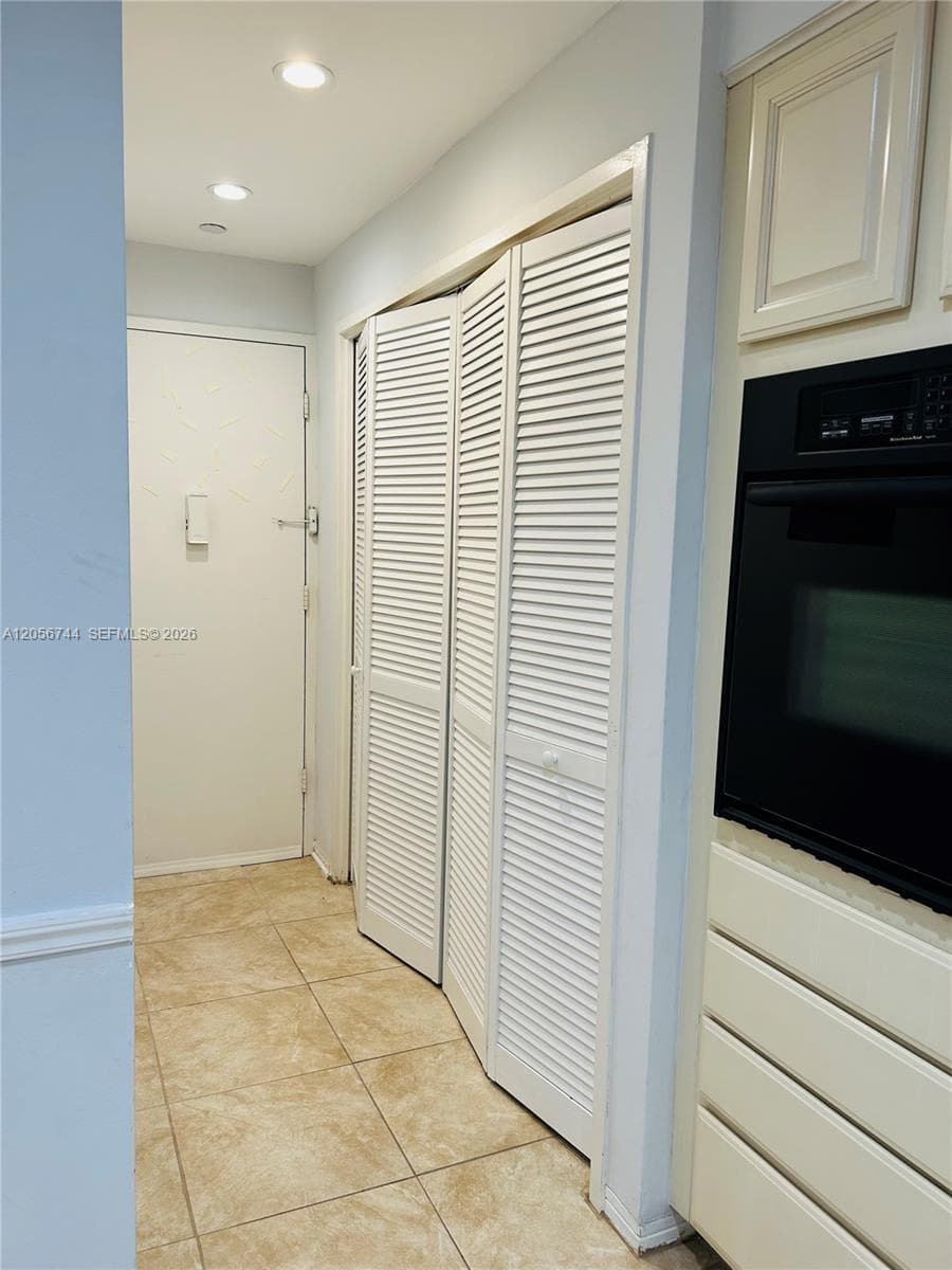 5825 Collins Ave 9C photo 12