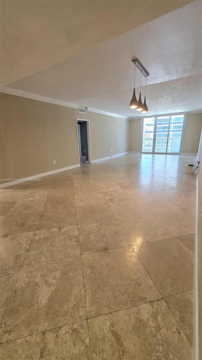5825 Collins Ave 9C photo 5