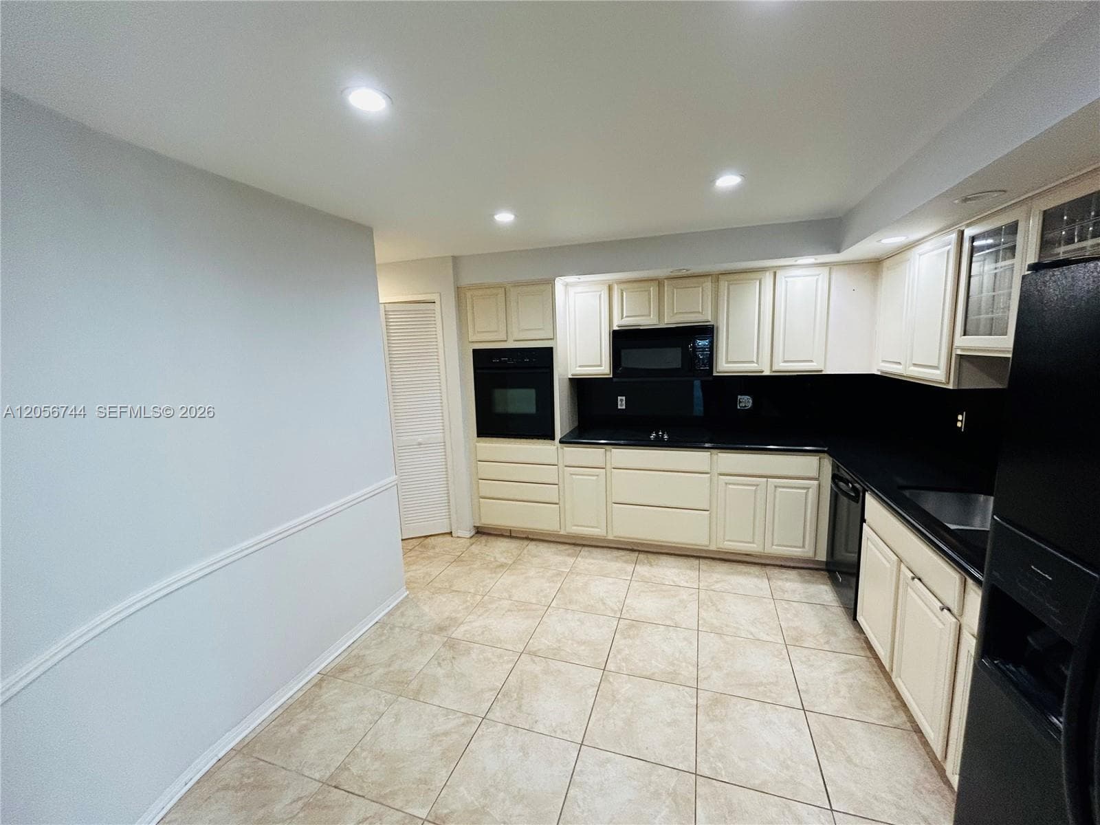 5825 Collins Ave 9C photo 9