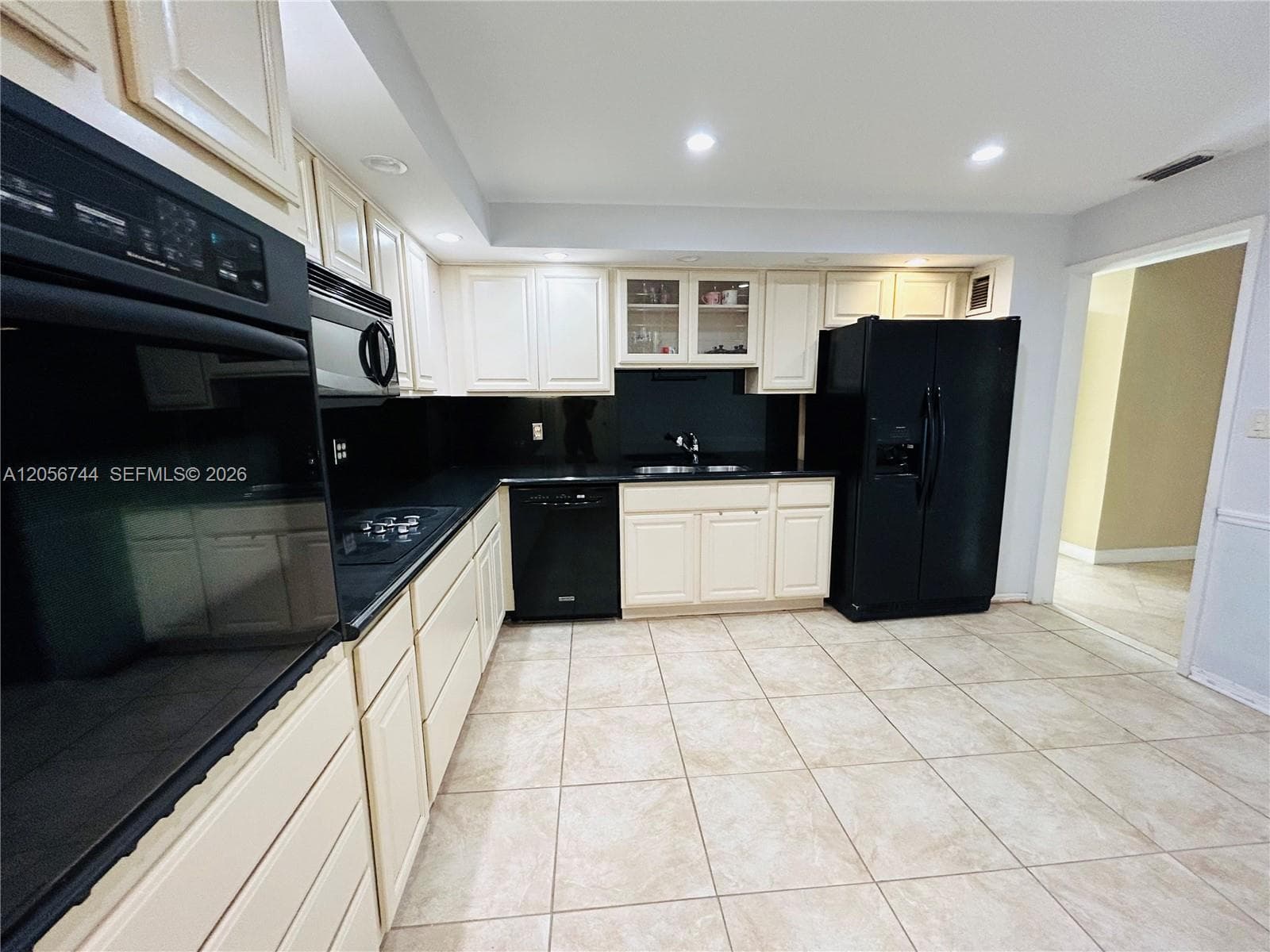 5825 Collins Ave 9C photo 10