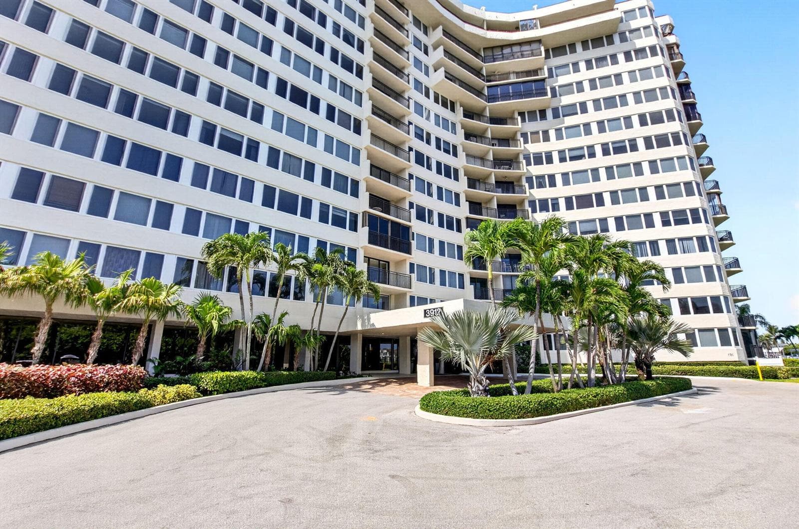 3912 S Ocean Boulevard 501 photo 2