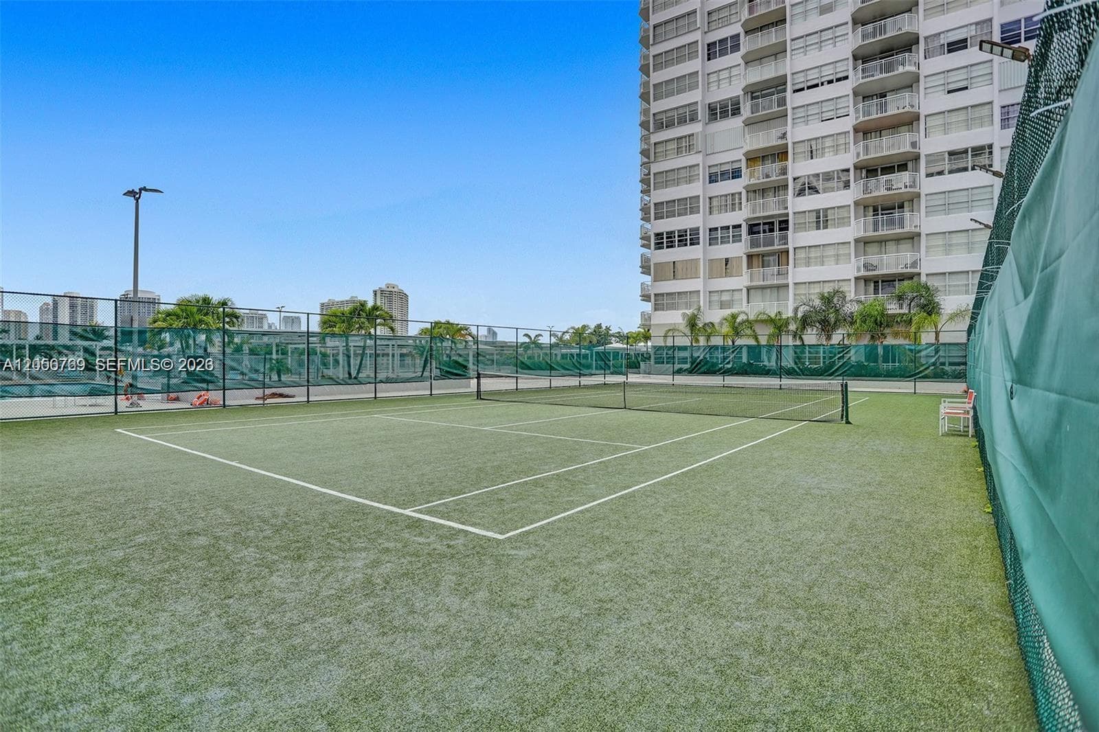 18041 Biscayne Blvd 803 photo 6