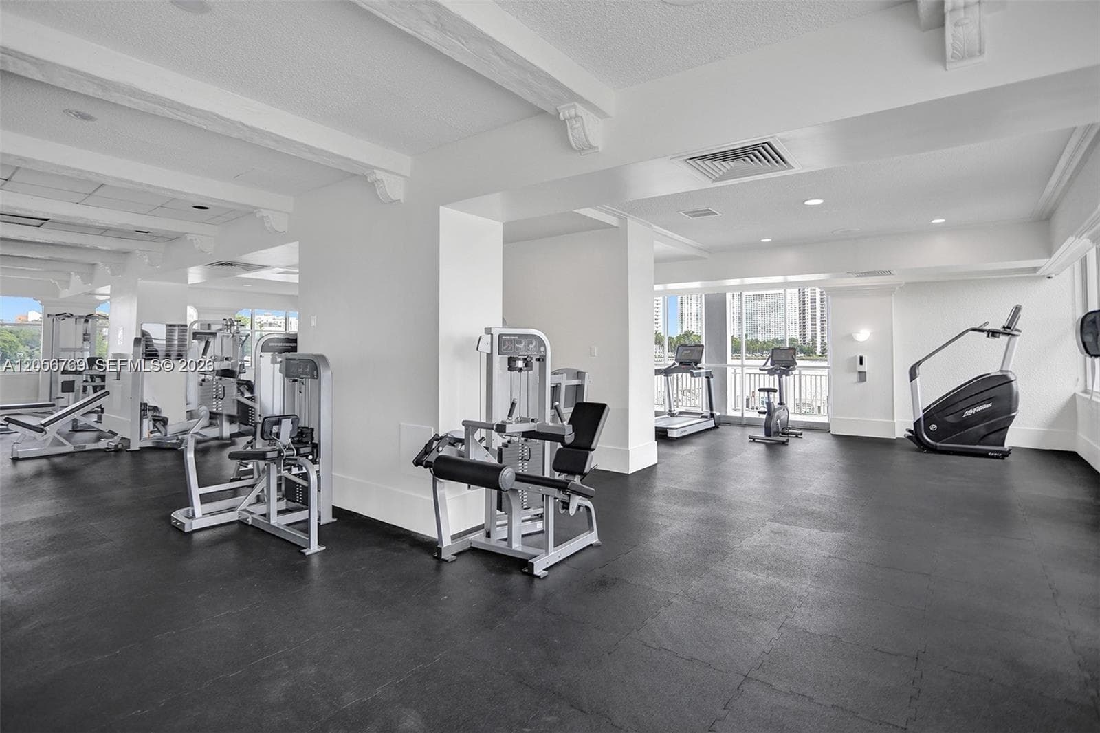18041 Biscayne Blvd 803 photo 16