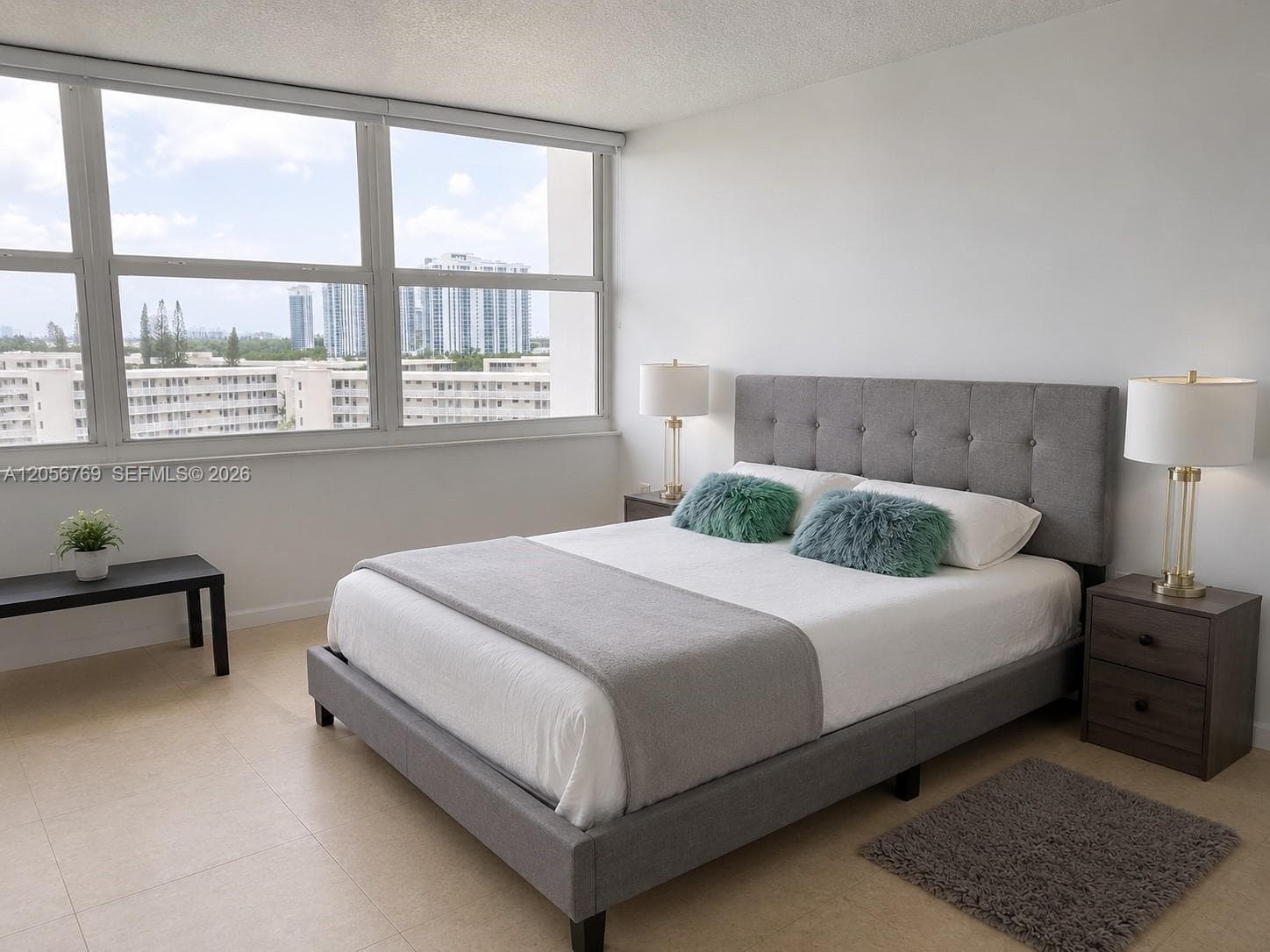 18041 Biscayne Blvd 803 photo 3